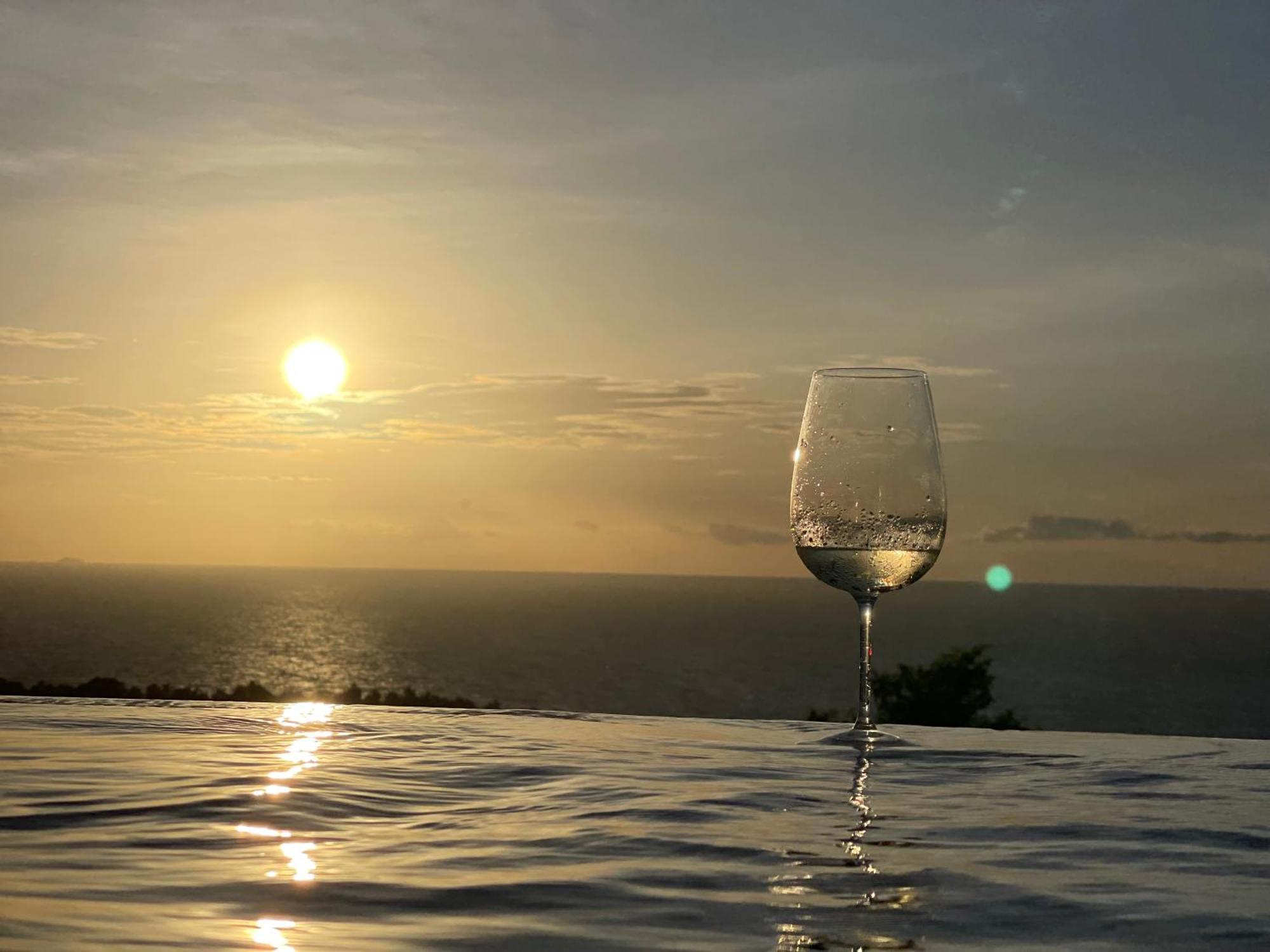 Infinity Villa Salad Beach Eksteriør billede